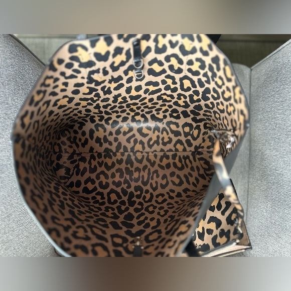 Large black and cheetah Kate spade tote with matching clutch - Picture 5 of 11